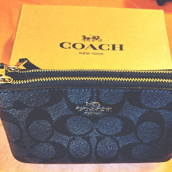 AUTHENTIC COACH WRISTLET - Picture 4 of 4